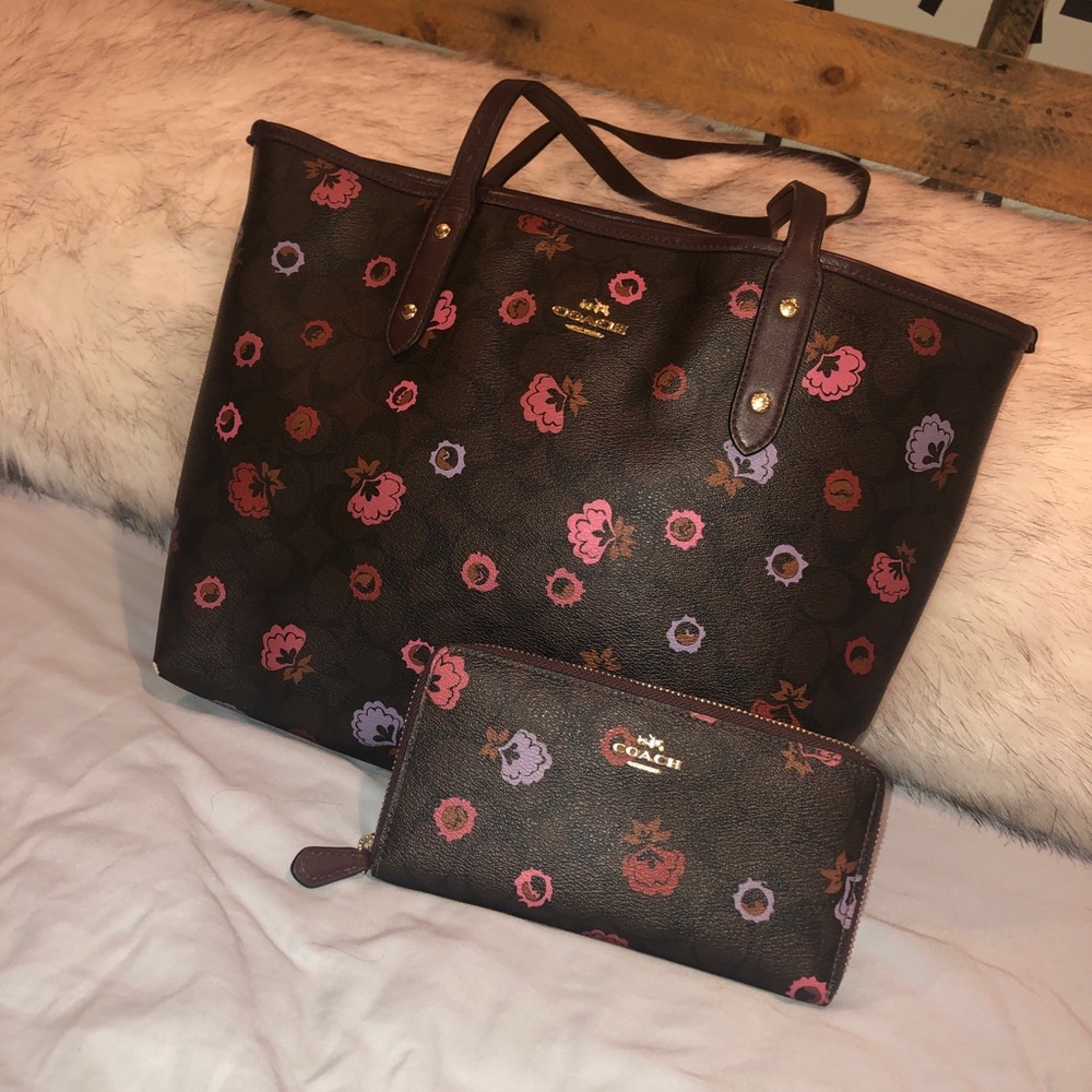 Brand new Coach purse with matching wallet!